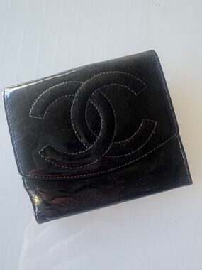 CHANEL Black Patent Leather Wallet with Stitched CC